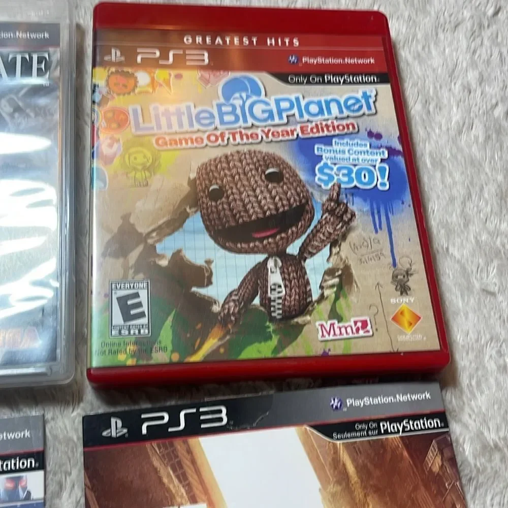 game bundle PS3 batman arkham origins  , the last of us , resonance of fate